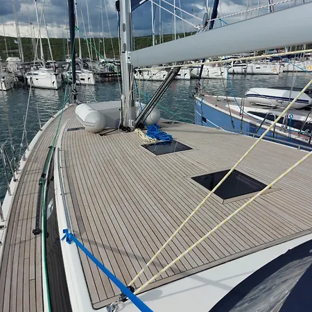 Botel Sarstef