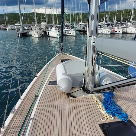 Botel Sarstef
