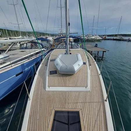 Sarstef Botel Trogir