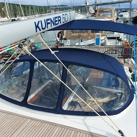 Botel Sarstef