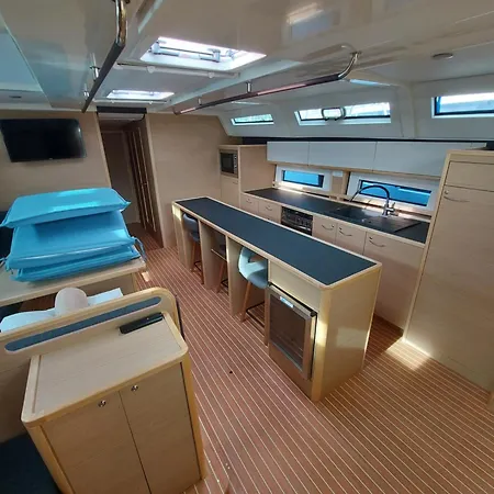 Botel Sarstef *